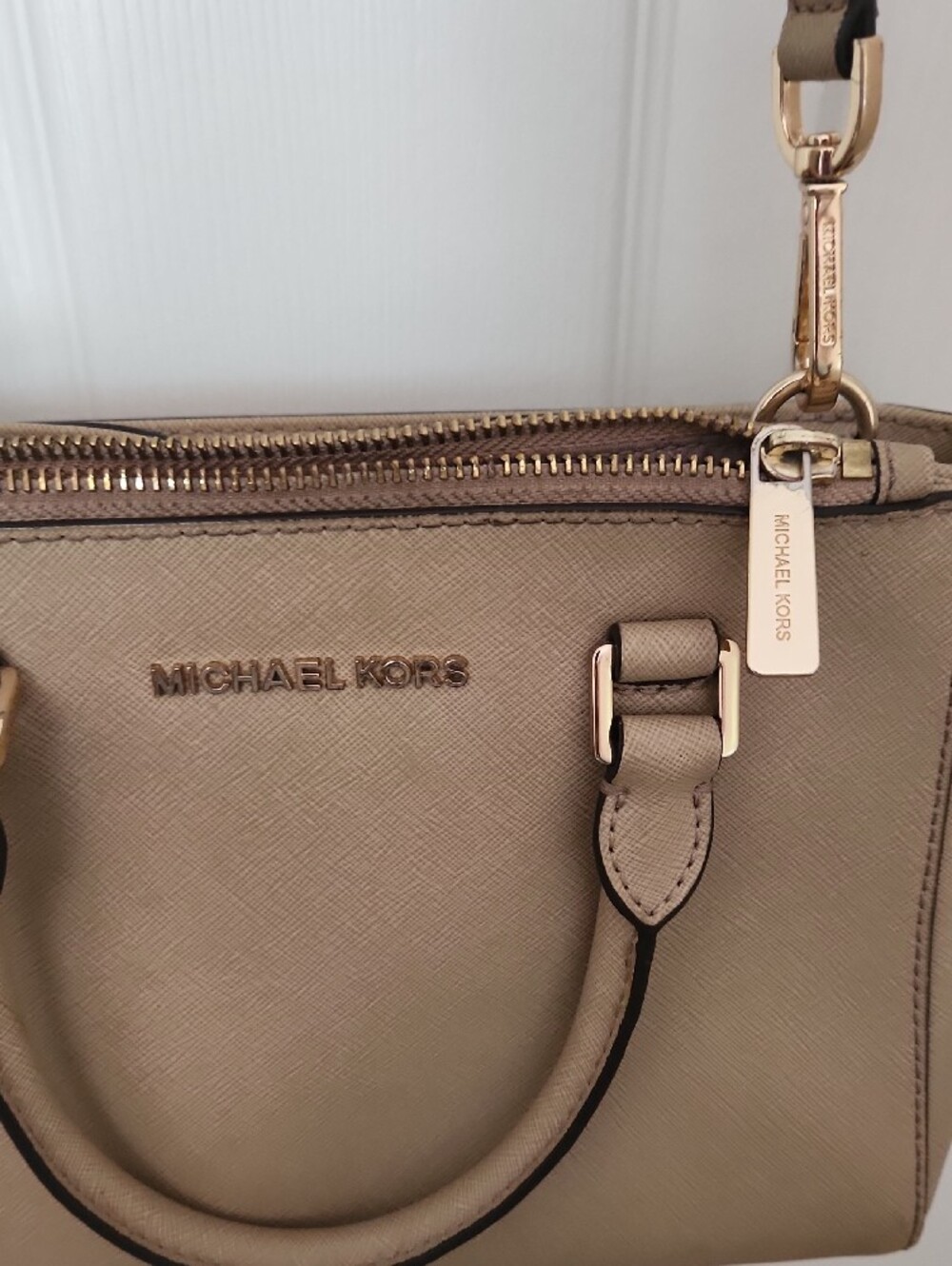 Designer Michael Kors Taupe Saffiano Leather Crossbody Satchel Purse Handbag - Picture 3 of 5